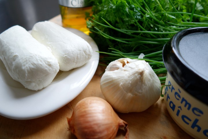 Fromage blanc, creme fraiche, shallot, chervil, chives,  and white whine vinegar.
