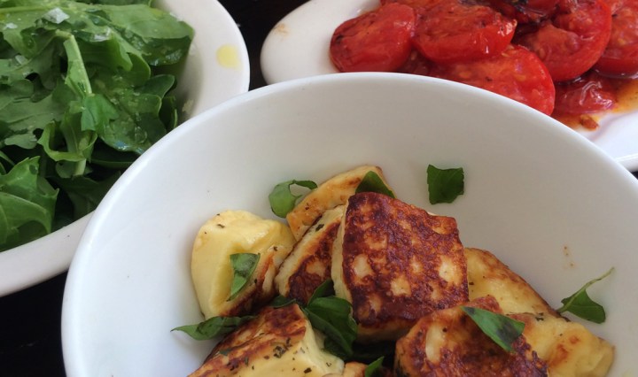 Grilled halloumi bites
